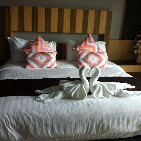 Hobby Hotel Uttaradit Dış mekan fotoğraf